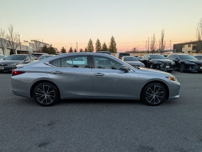 2025 Lexus ES 300h