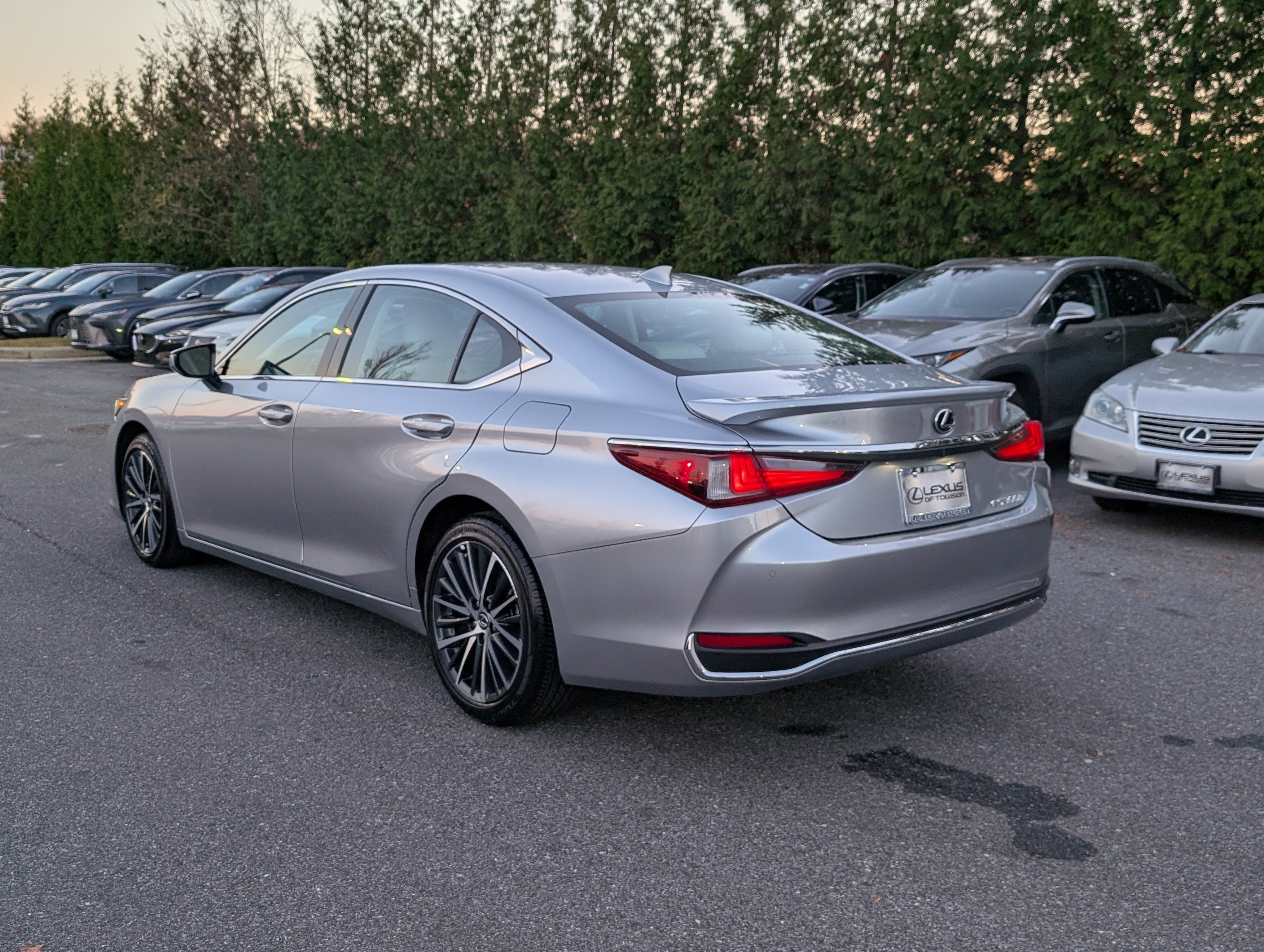 2025 Lexus ES 300h