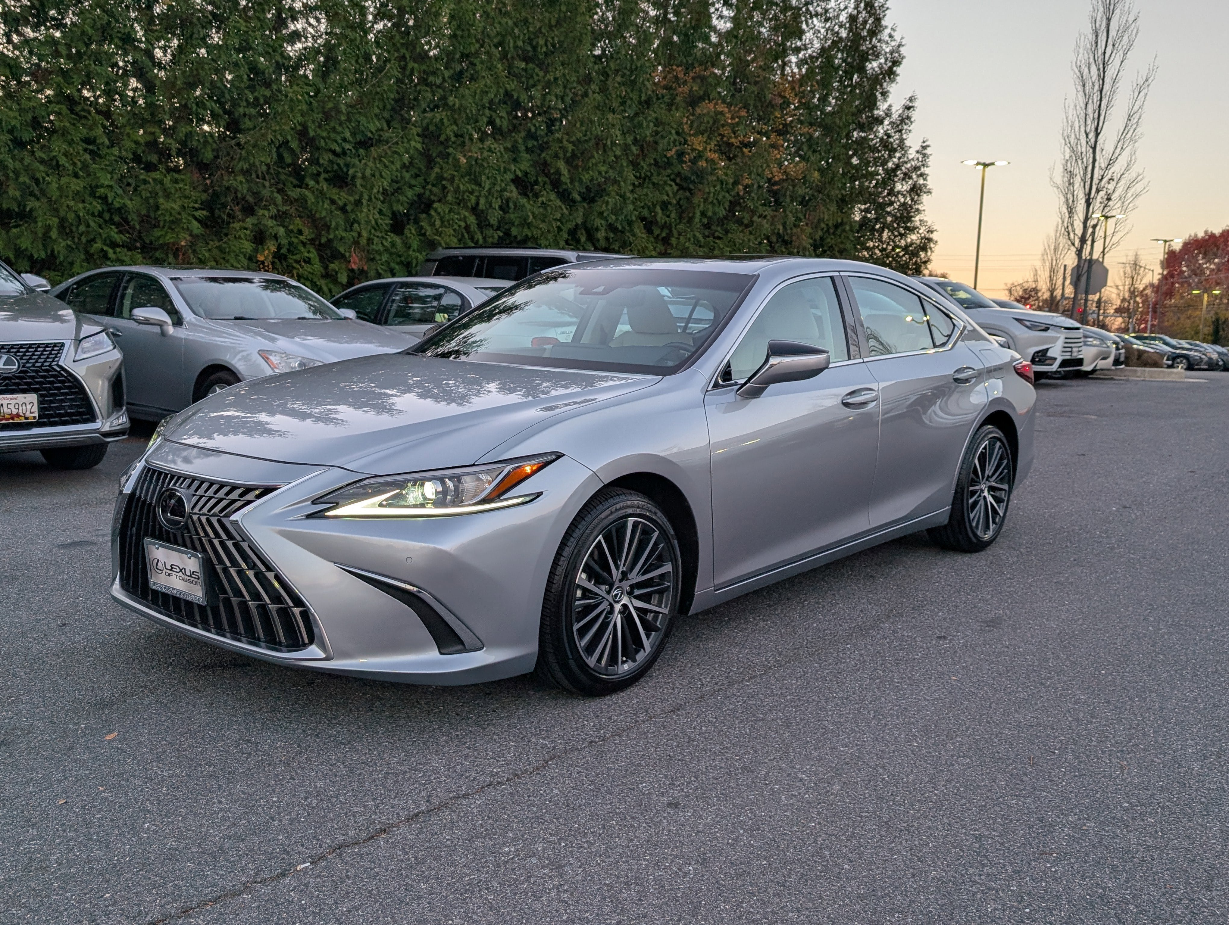 2025 Lexus ES 300h