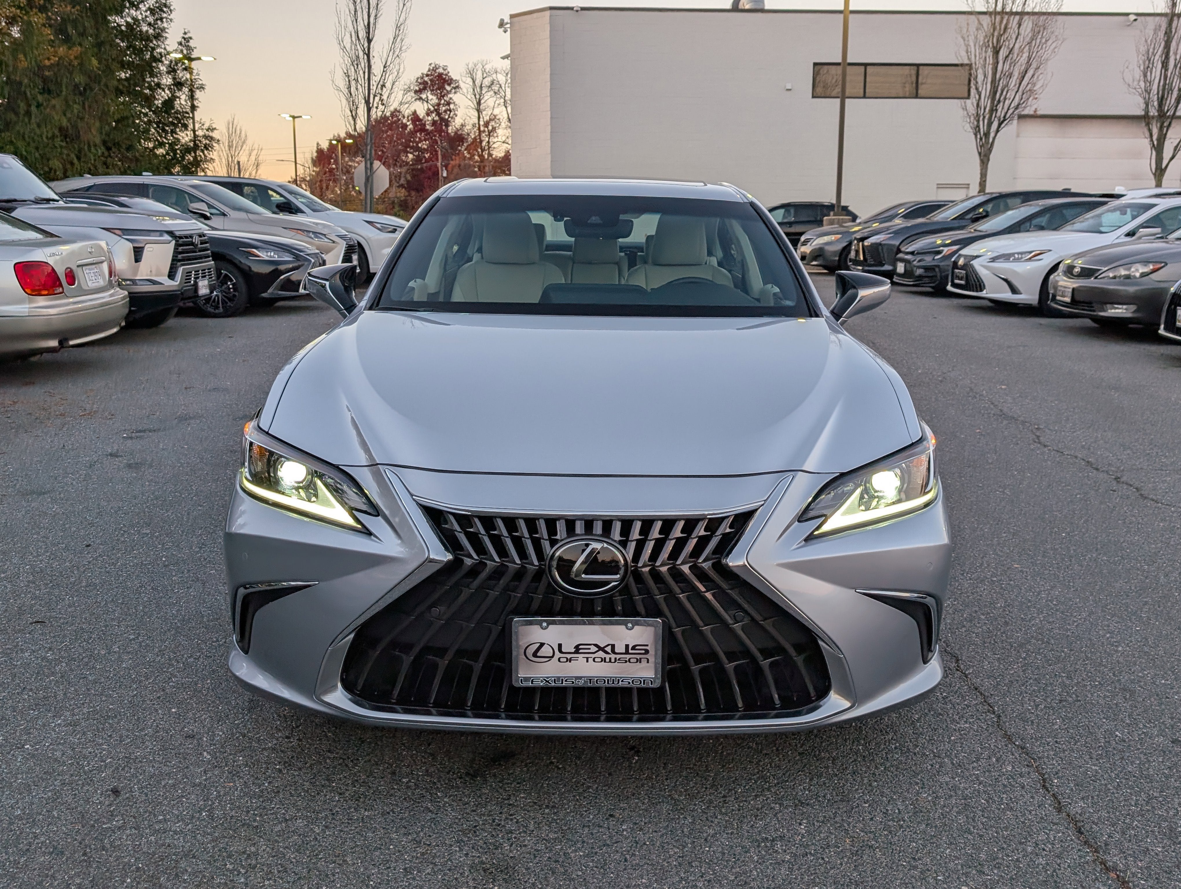 2025 Lexus ES 300h