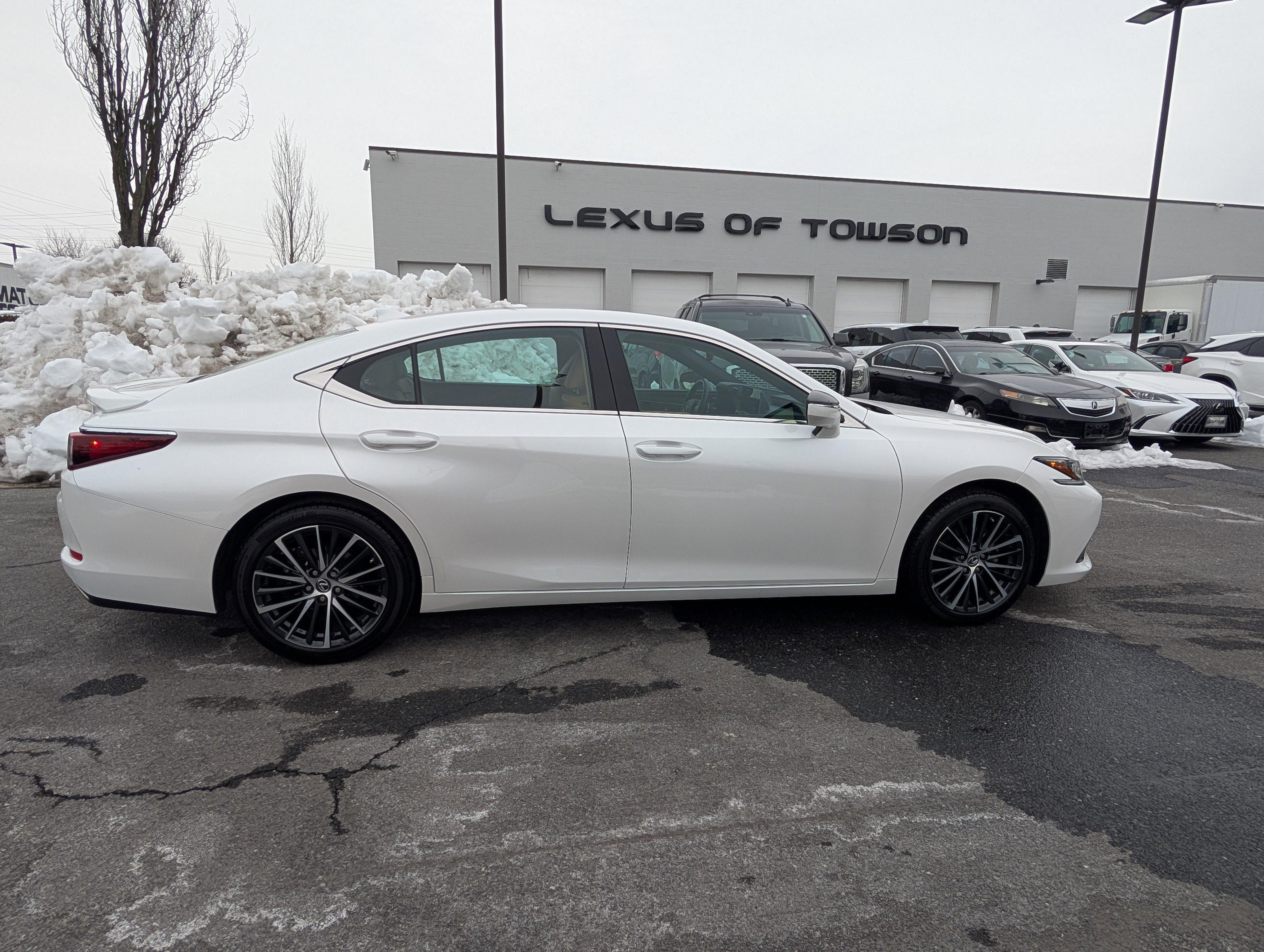 2025 Lexus ES 350