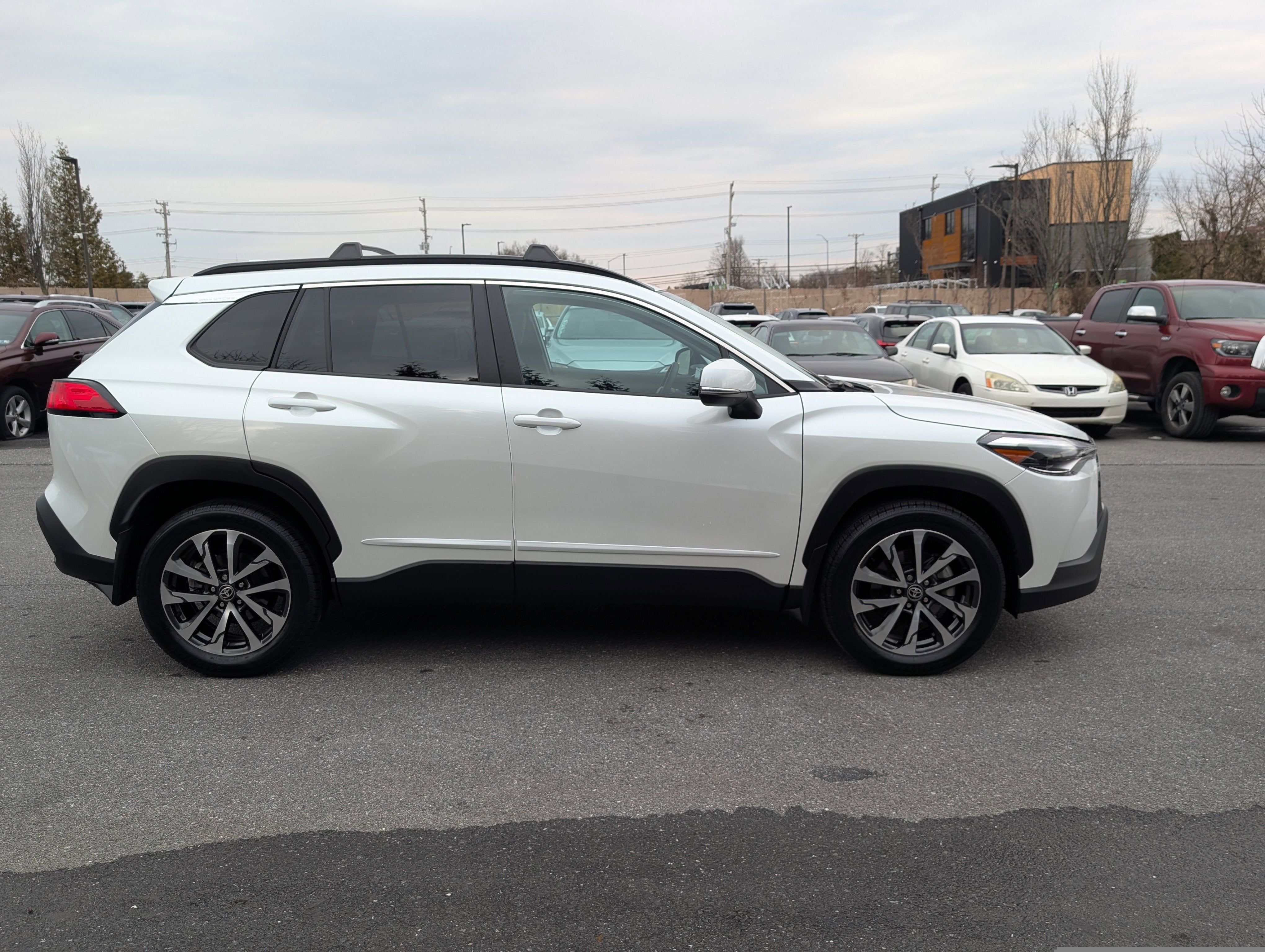 2023 Toyota Corolla Cross XLE