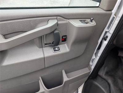 2023 Chevrolet Express Passenger 3500 1LS