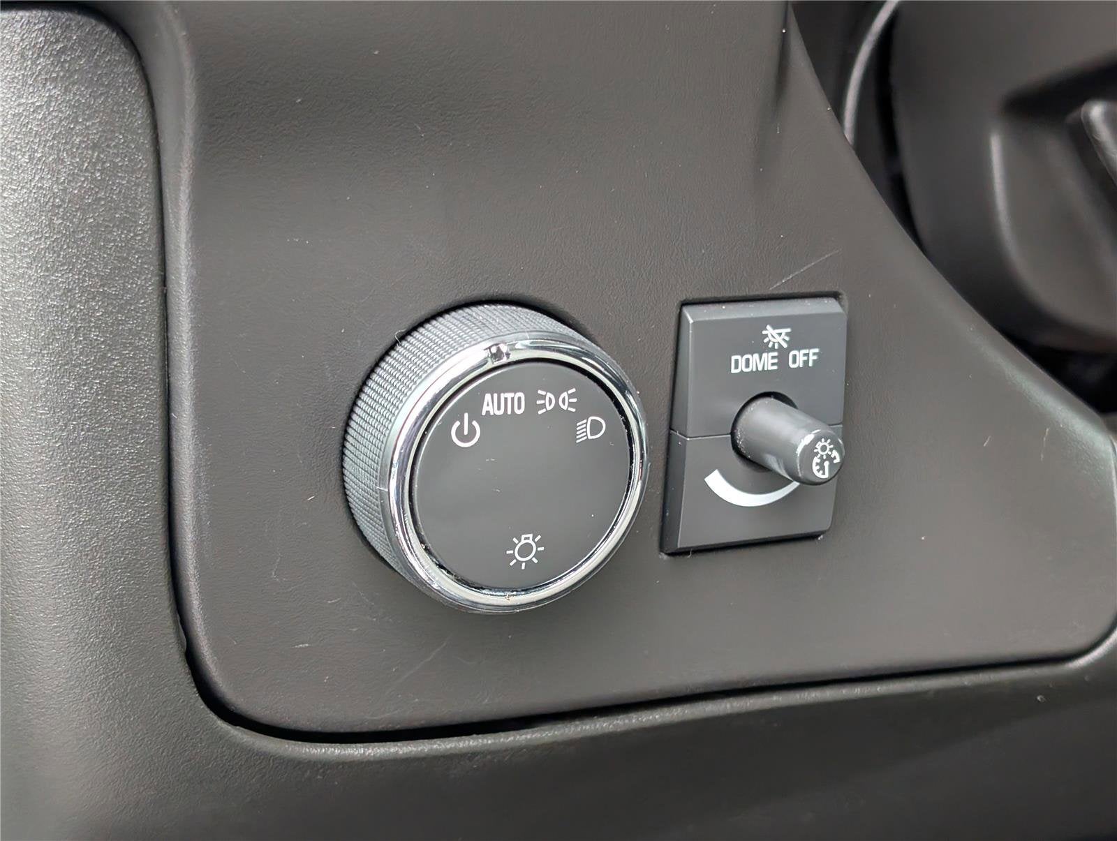 2023 Chevrolet Express Passenger 3500 1LS