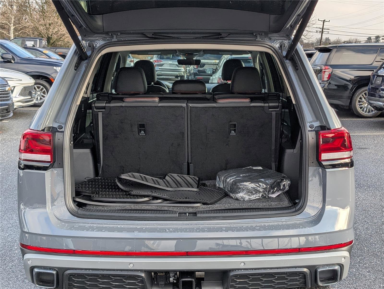 2024 Volkswagen Atlas 2.0T Peak Edition SE w/Technology