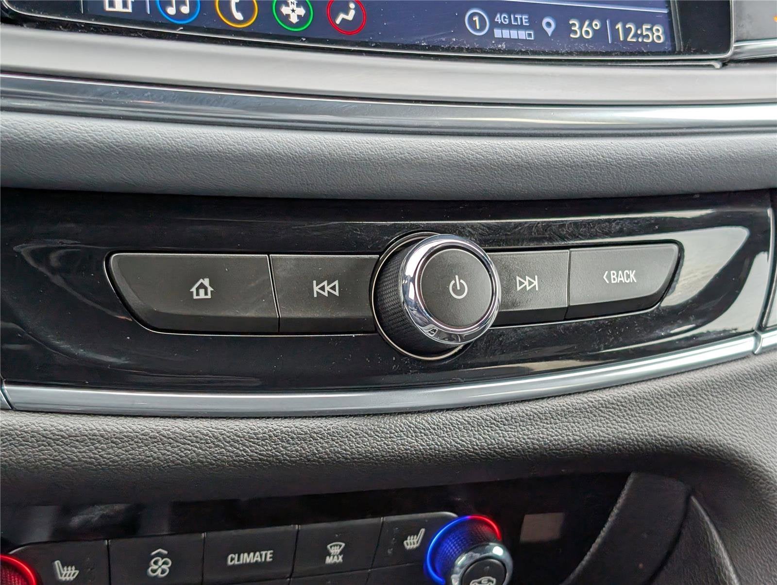 2022 Buick Enclave Essence