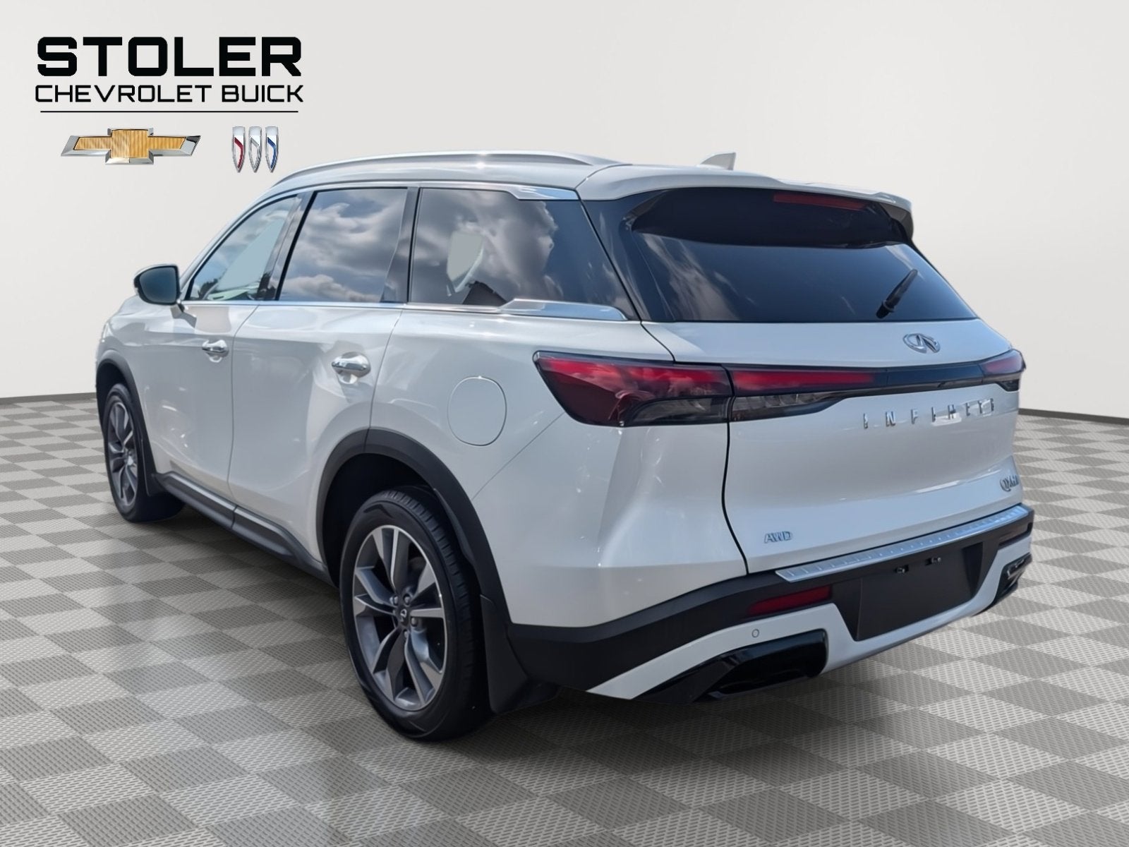 2023 INFINITI QX60 LUXE