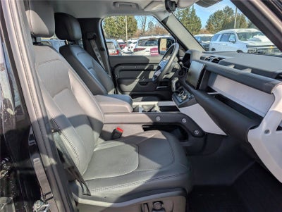 2025 Land Rover Defender X-Dynamic SE