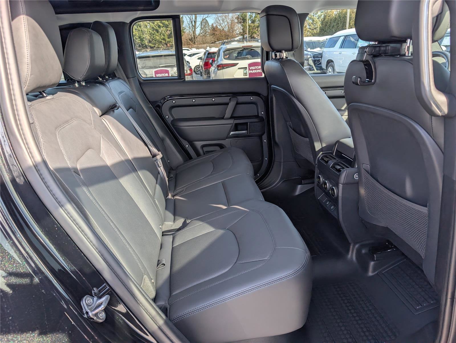 2025 Land Rover Defender X-Dynamic SE