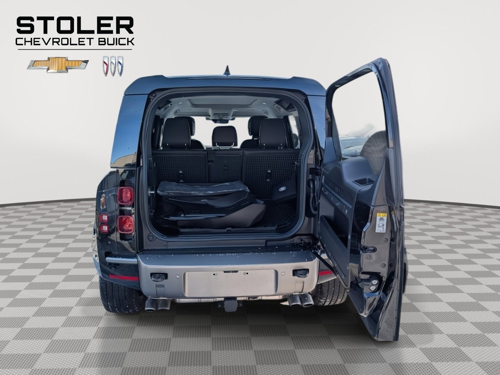 2025 Land Rover Defender X-Dynamic SE