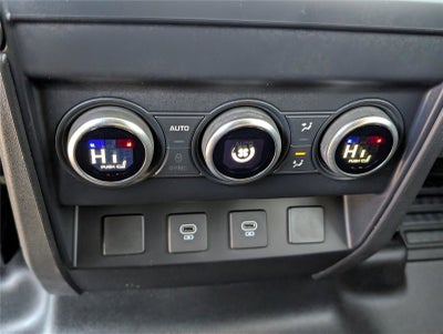 2025 Land Rover Defender X-Dynamic SE