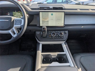 2025 Land Rover Defender X-Dynamic SE