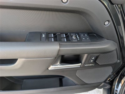 2025 Land Rover Defender X-Dynamic SE