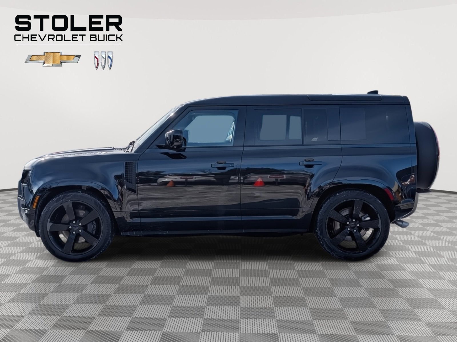 2025 Land Rover Defender X-Dynamic SE